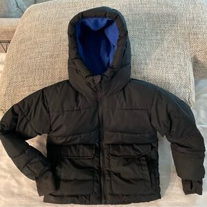 All in Motion Boys Puffer Jacket (XS 4/5 
) Fleece lined with hoodie, thumb hole